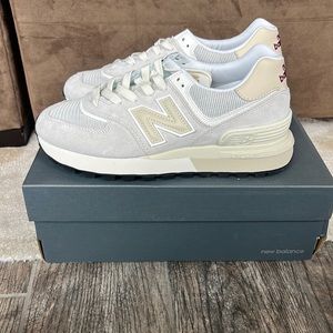 New balance sneakers